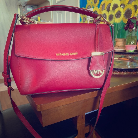 Authentic Michael Kors Red Bag - Picture 1 of 3